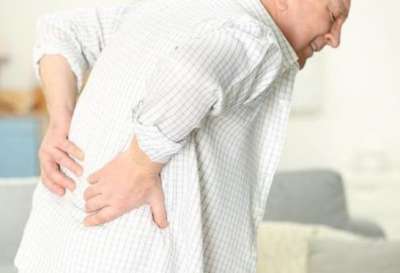 为什么腰腿痛在中老年最为常见呢?
